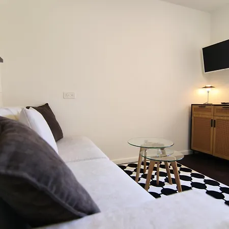 Jaeggi 35 By Apartament